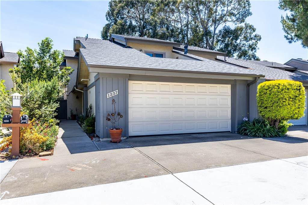 1237 Vista Del Lago - Photo 1