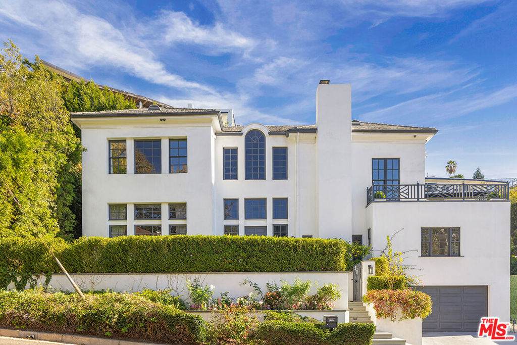 1460 Doheny Drive - Photo 1