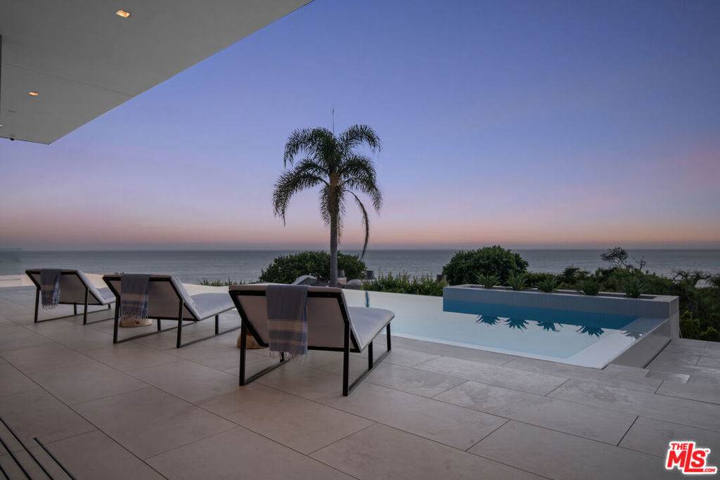 https://bt-photos.global.ssl.fastly.net/socal/orig_boomver_1_429472080-2.jpg