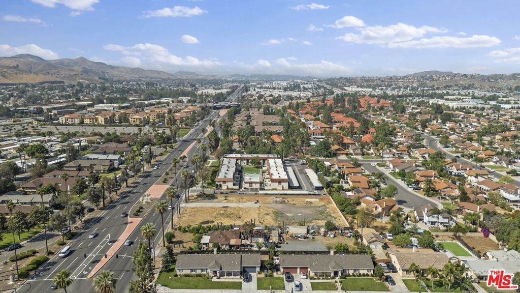 https://bt-photos.global.ssl.fastly.net/socal/orig_boomver_1_429473509-2.jpg
