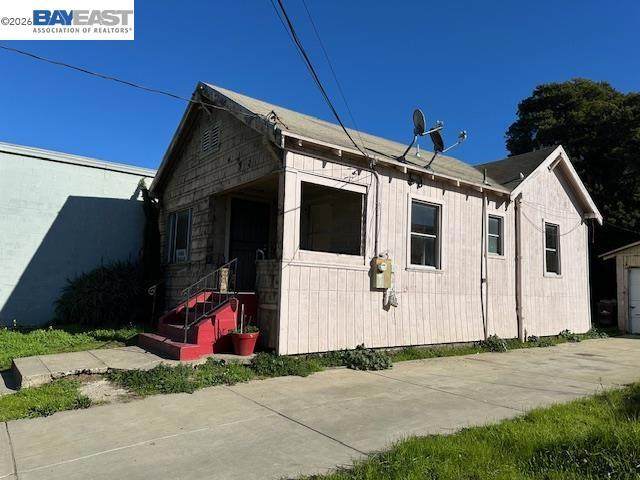 1024 50Th Ave - Photo 1