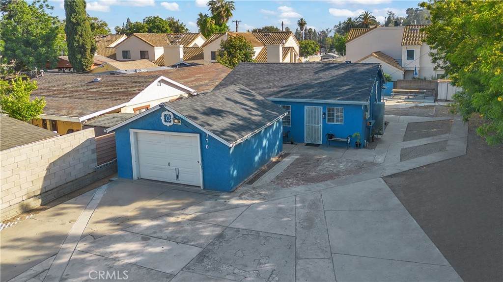 370 Artesia - Photo 1