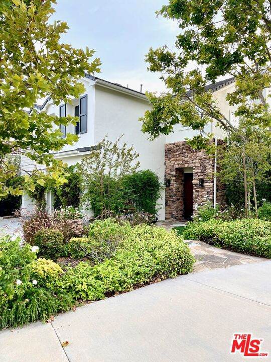 991 Deerhill Road - Photo 1