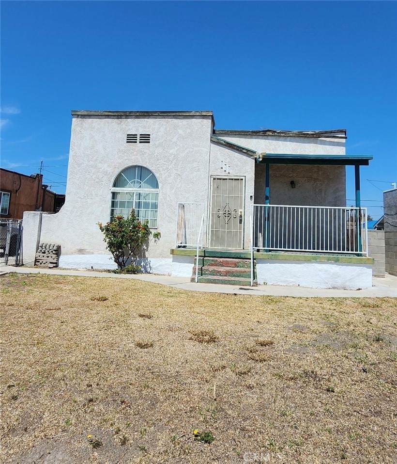 840 Valley View Drive - Photo 1