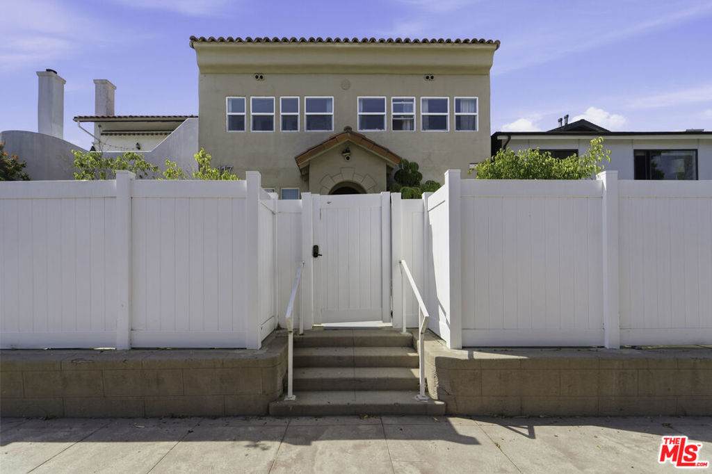 117 Paloma Avenue - Photo 1