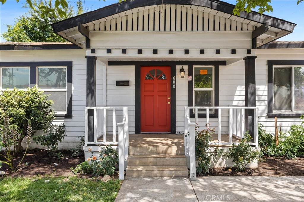 600 Olive - Photo 1