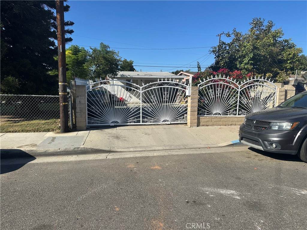 11907 168th Street - Photo 1