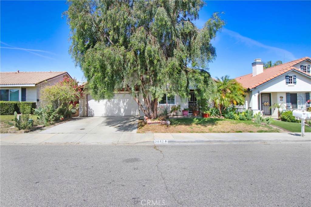 2032 Whitman - Photo 1