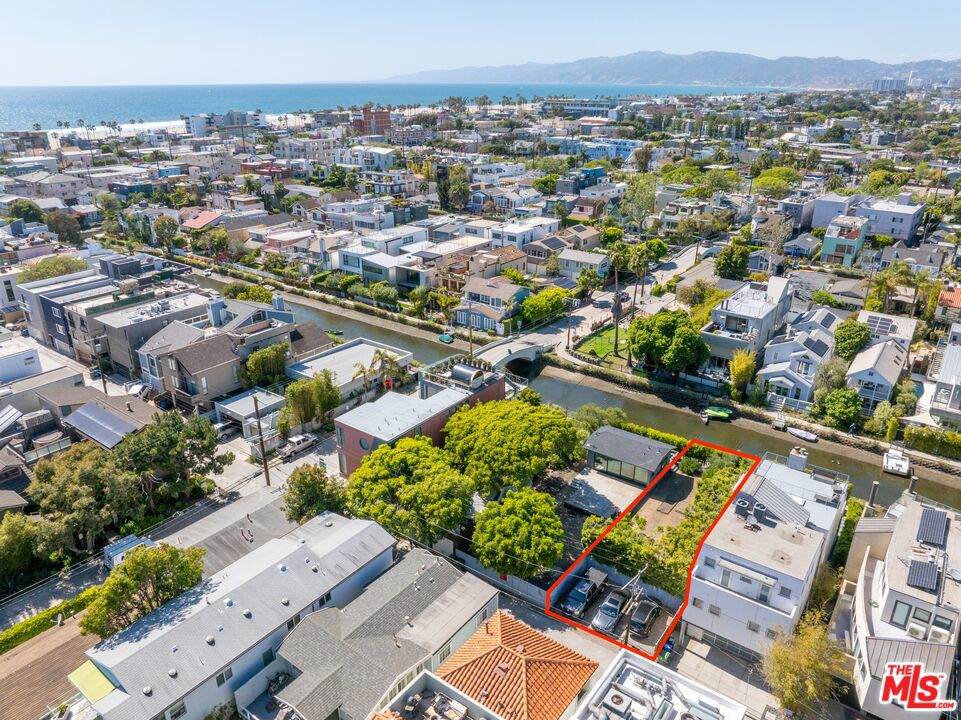 https://bt-photos.global.ssl.fastly.net/socal/orig_boomver_1_429680005-2.jpg