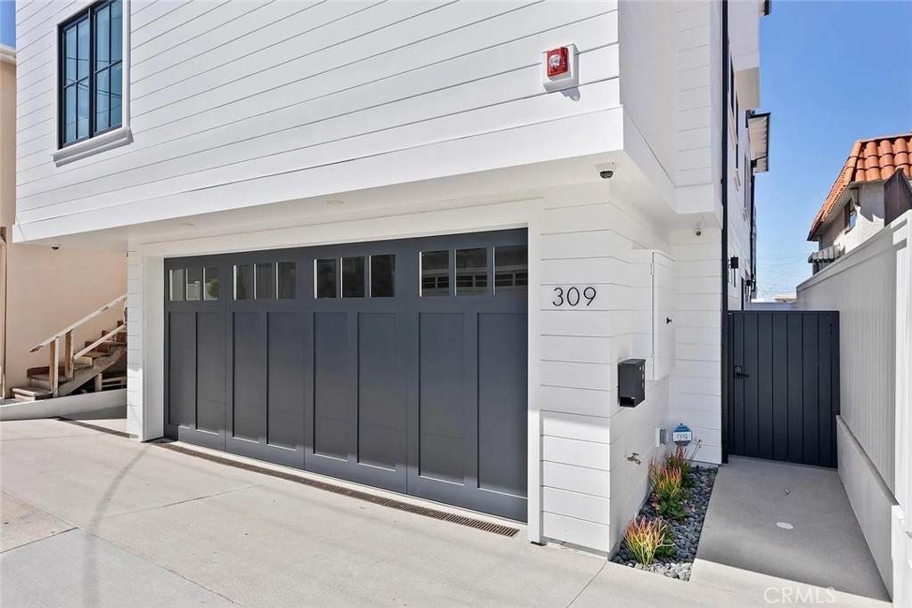 309 Crest Drive - Photo 1