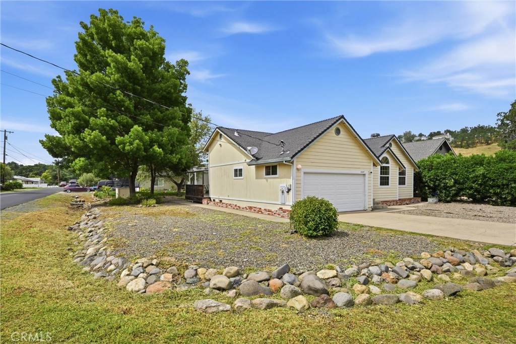18057 Spyglass - Photo 1