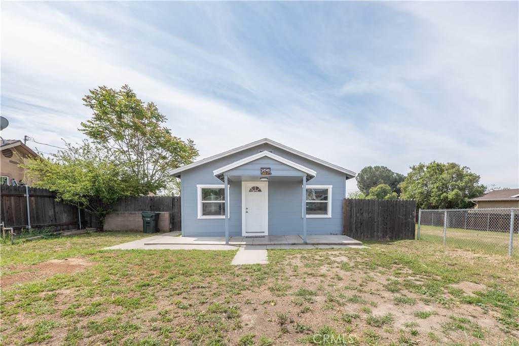 34945 Avenue B - Photo 1