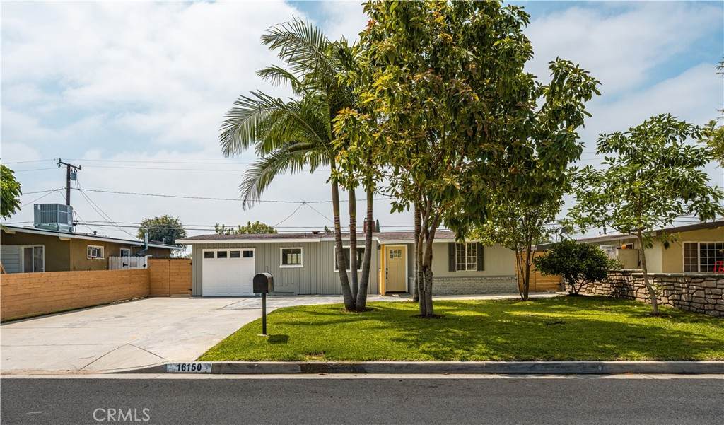 16150 Queenside - Photo 1
