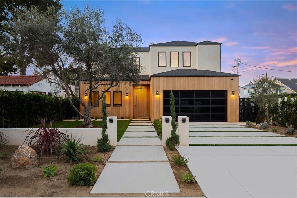 15451 Camarillo Street - Photo 1