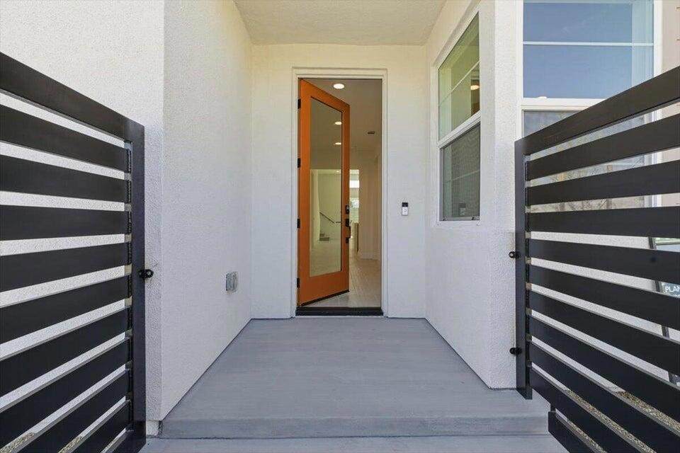 https://bt-photos.global.ssl.fastly.net/socal/orig_boomver_1_429710534-2.jpg