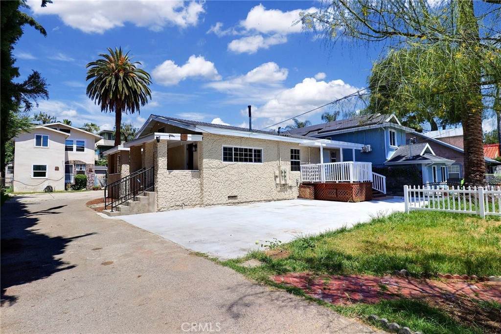 279 Parke Street - Photo 1