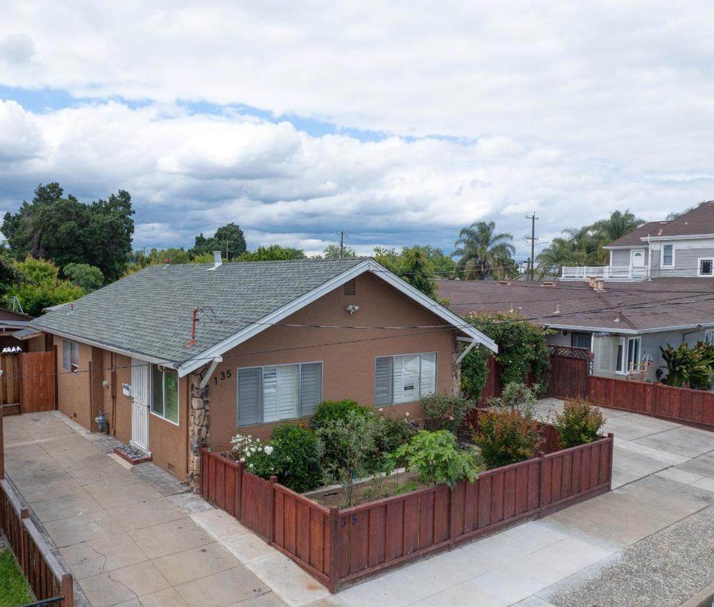 135 26th Street - Photo 1