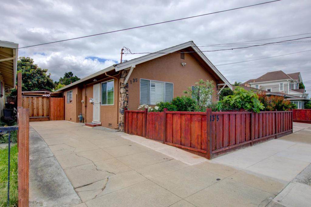 https://bt-photos.global.ssl.fastly.net/socal/orig_boomver_1_429725004-2.jpg