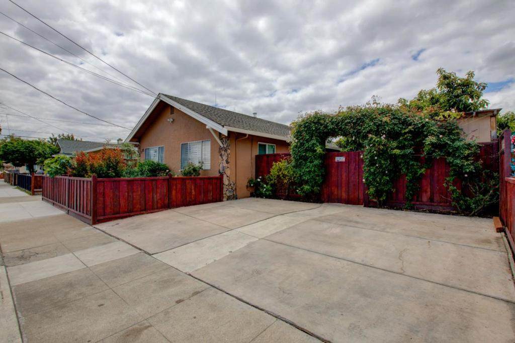 https://bt-photos.global.ssl.fastly.net/socal/orig_boomver_1_429725004-2.jpg