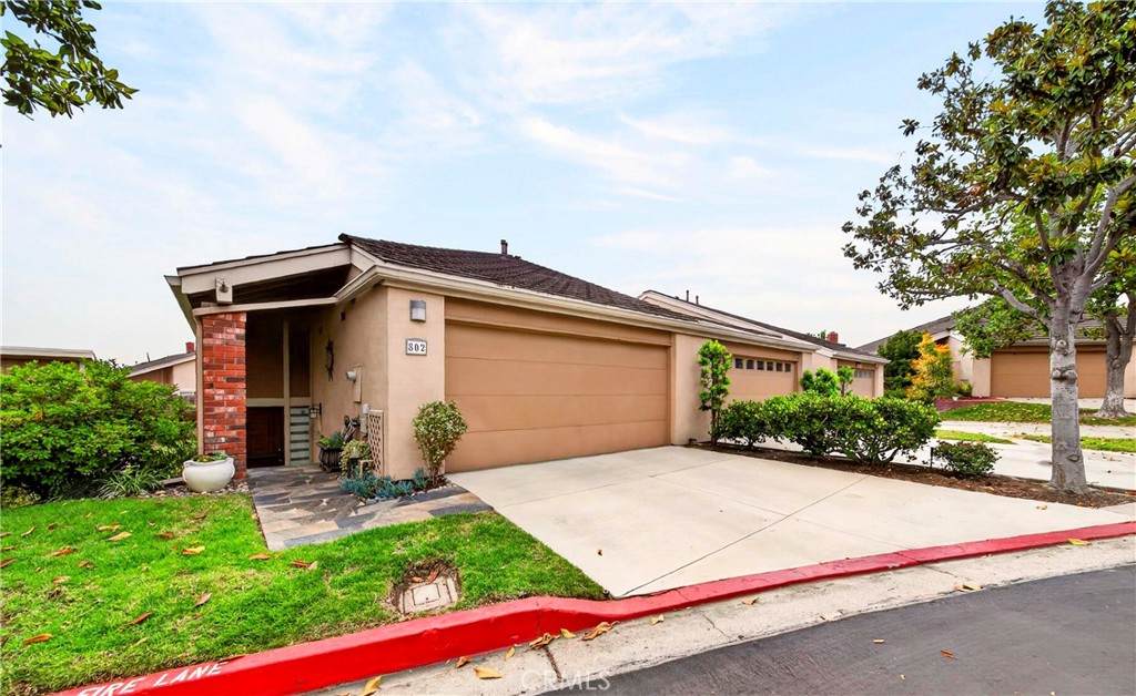 802 Glenwood Circle - Photo 1