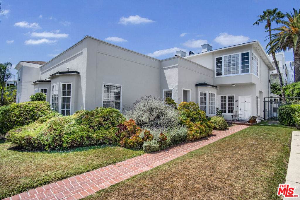 129 Flores Street - Photo 1