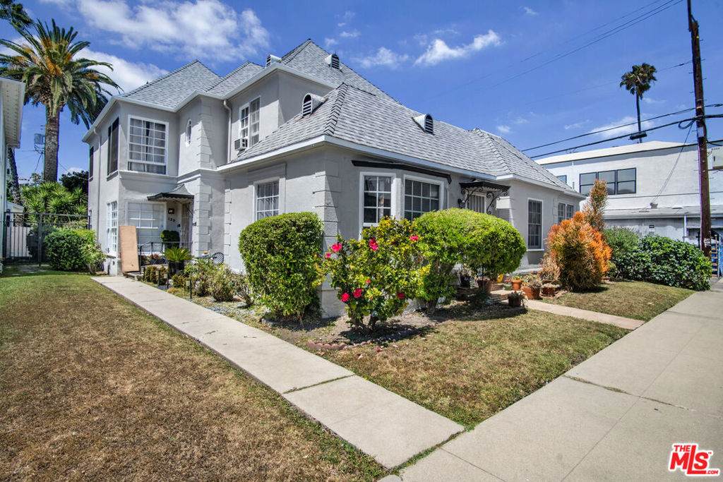 137 Flores Street - Photo 1