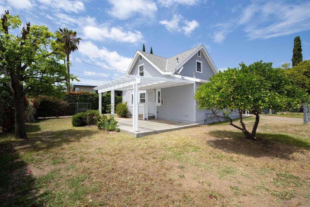 405 Juniper Street - Photo 1