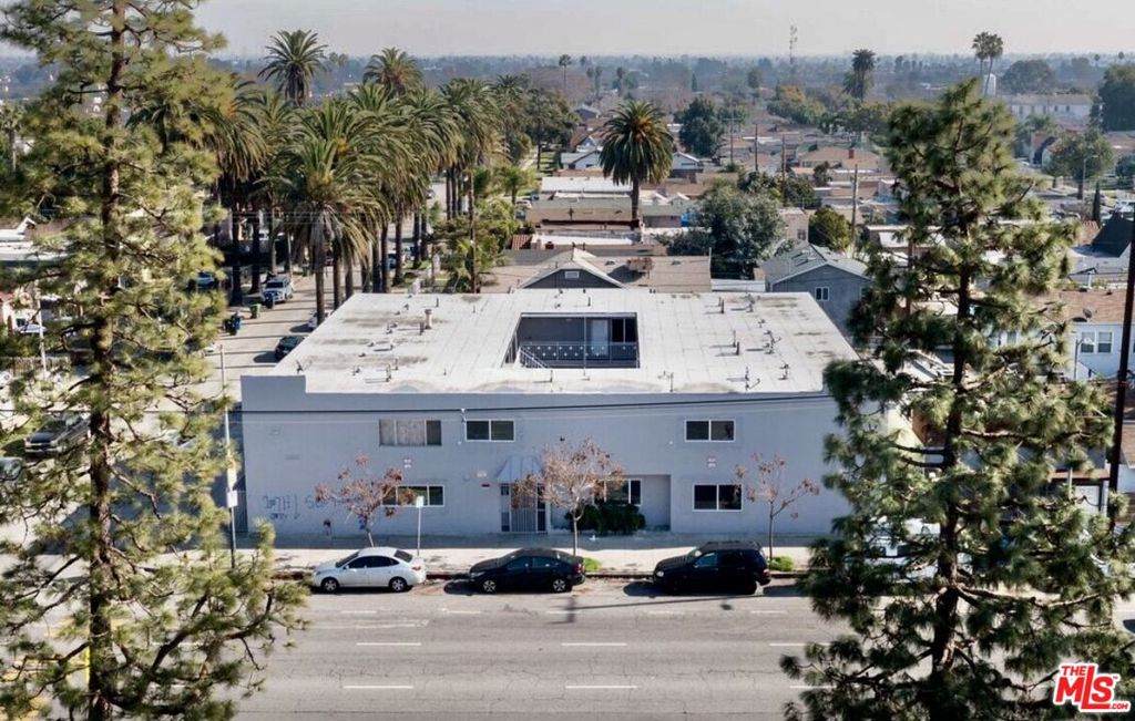 10500 Vermont Avenue - Photo 1