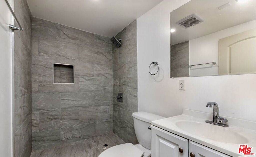 https://bt-photos.global.ssl.fastly.net/socal/orig_boomver_1_429781165-2.jpg
