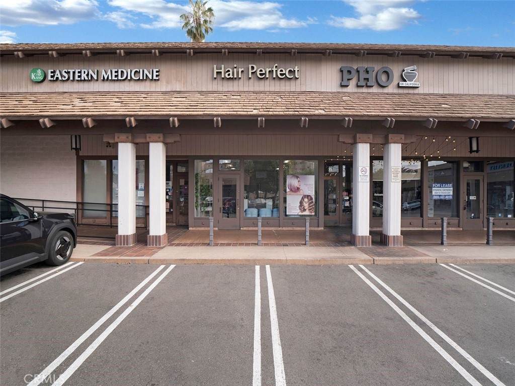 135 California Boulevard - Photo 1