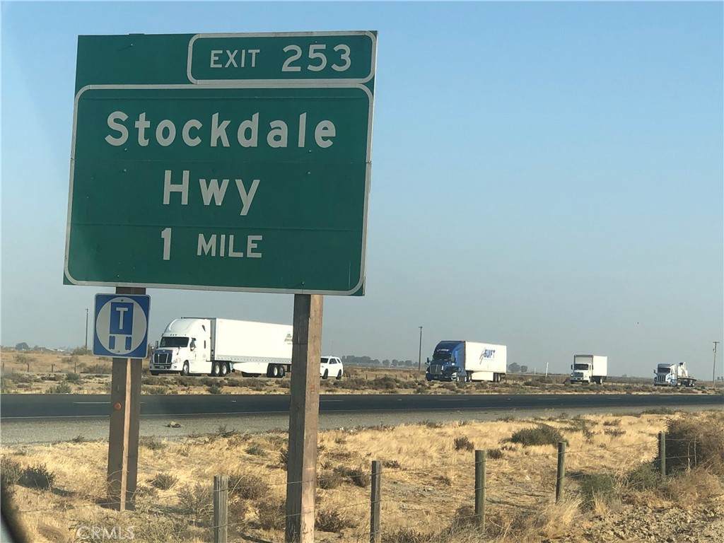 0 Stockdale Hwy - Photo 1