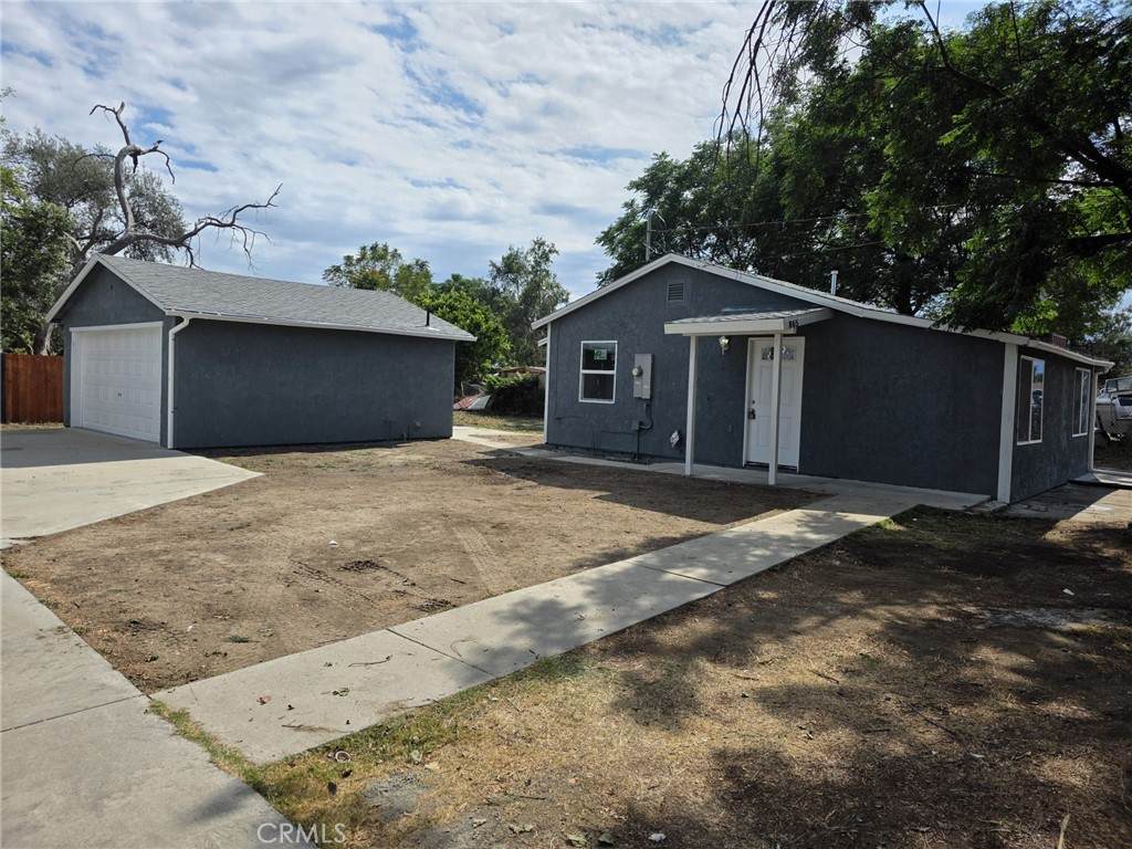 865 48th Street - Photo 1
