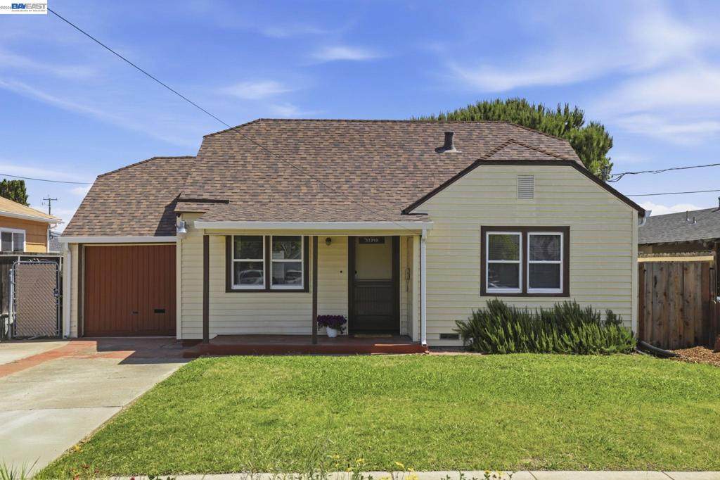 37340 Locust St - Photo 1