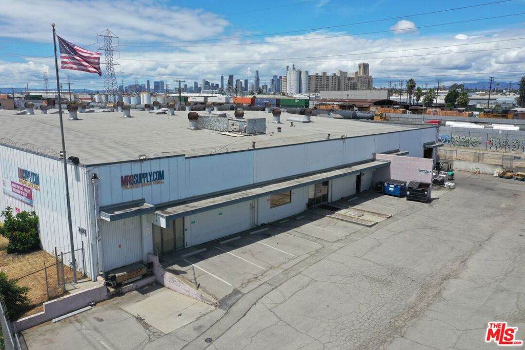 2915 Washington Boulevard - Photo 1