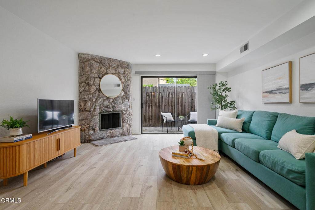 544 Magnolia - Photo 1