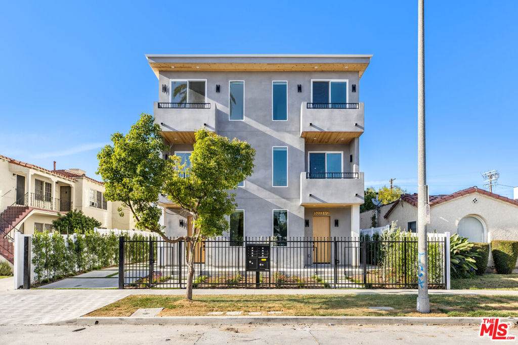 5223 20th Street - Photo 1