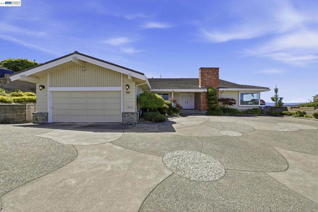 1961 Marineview Dr - Photo 1