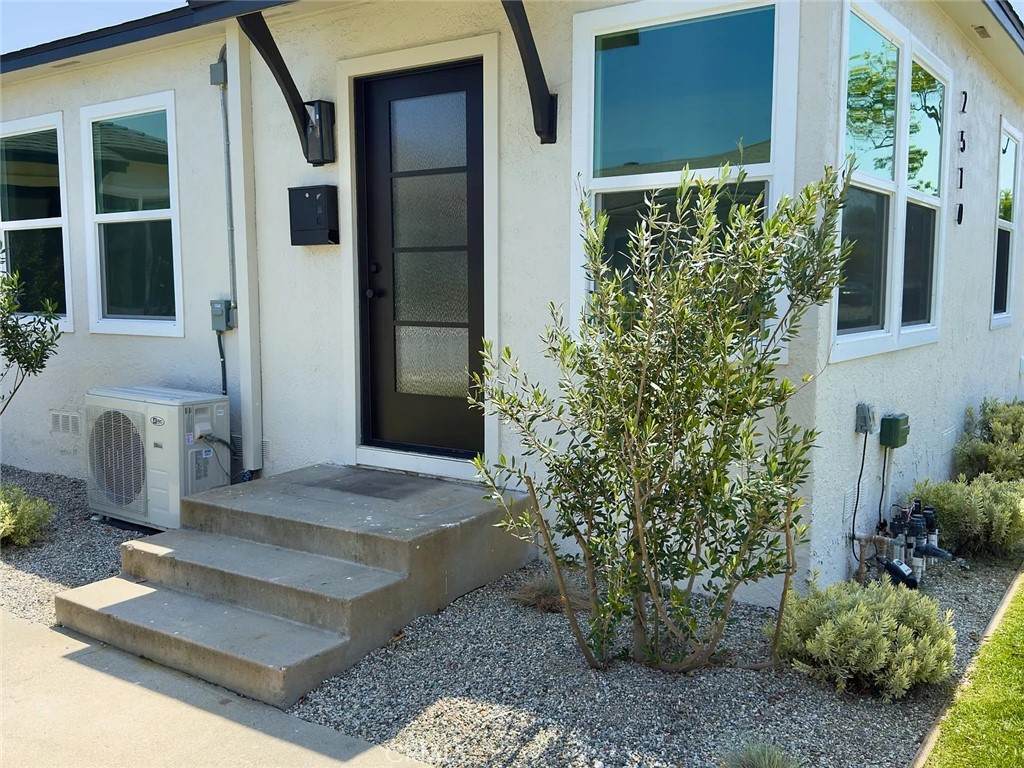 2510 Termino Avenue - Photo 1