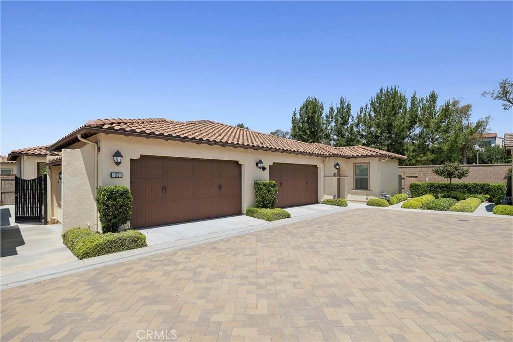 152 Burgess - Photo 1