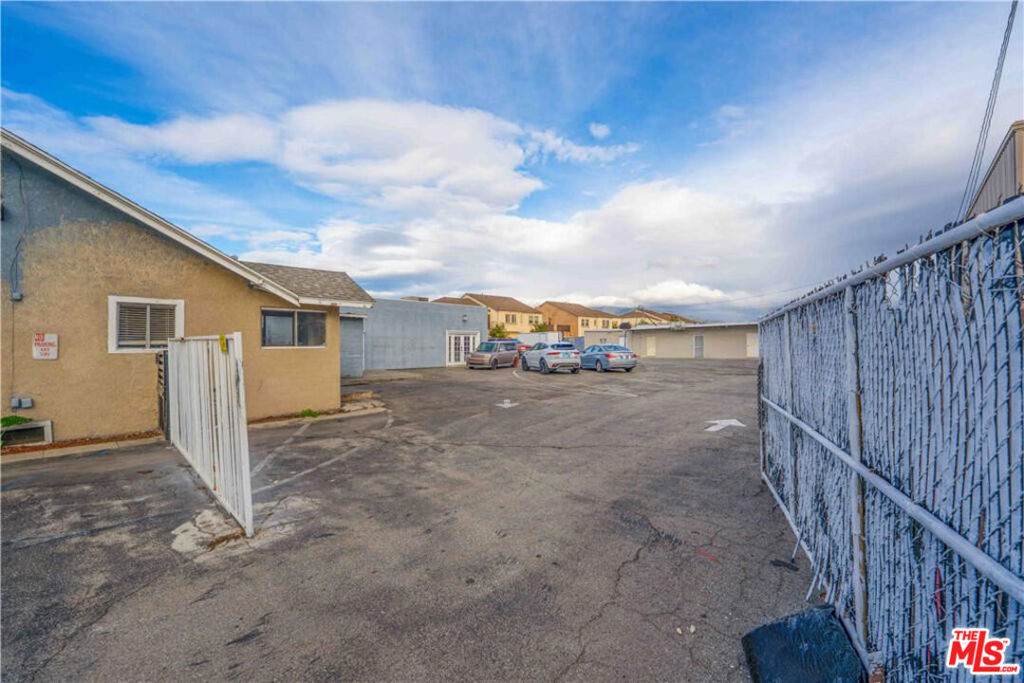 https://bt-photos.global.ssl.fastly.net/socal/orig_boomver_1_430224219-2.jpg