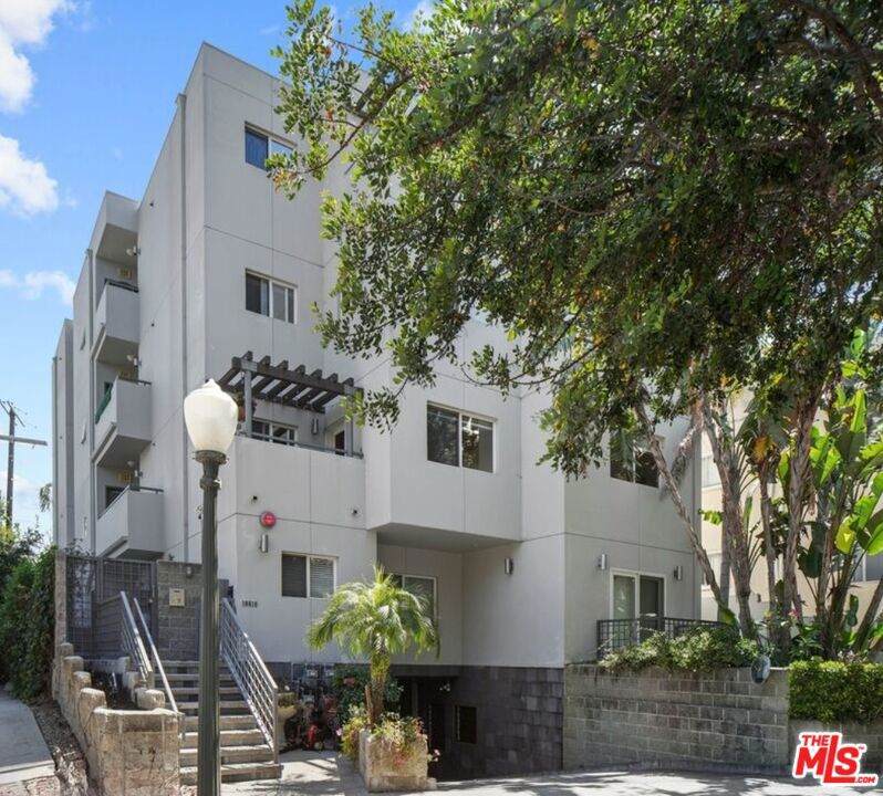 10616 Kinnard Avenue - Photo 1