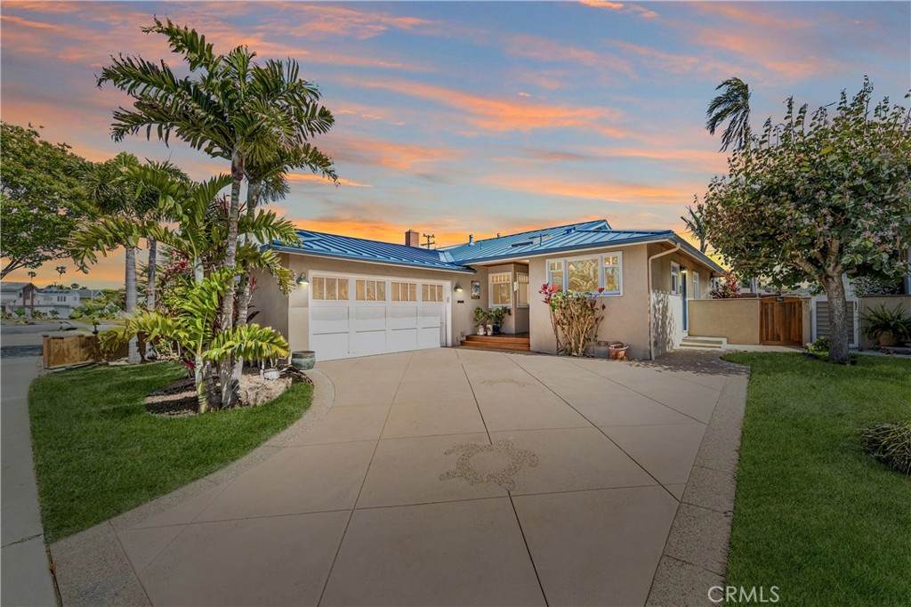 800 Driftwood Avenue - Photo 1