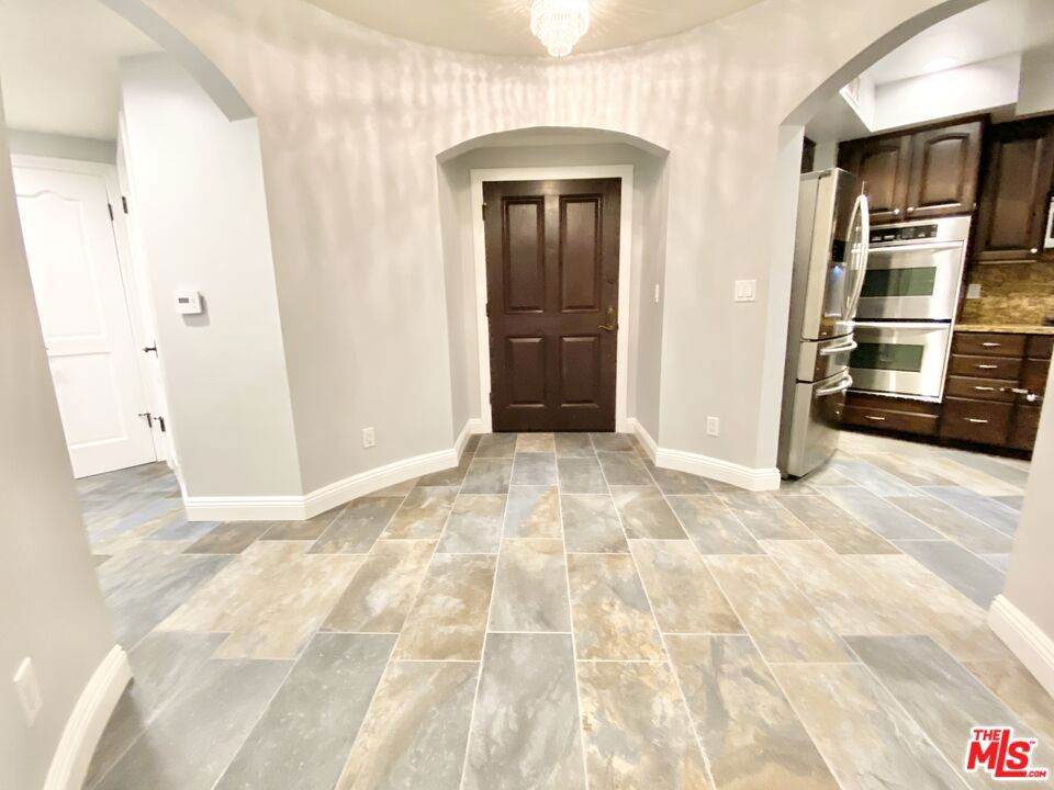 1135 Rexford Dr - Photo 1