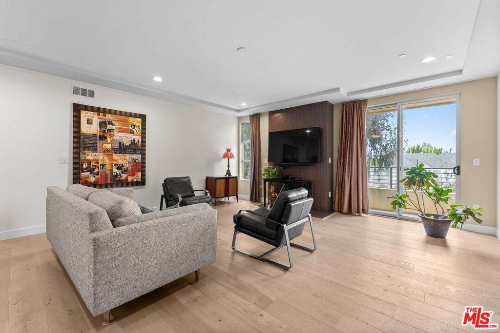 5525 Olympic Boulevard - Photo 1