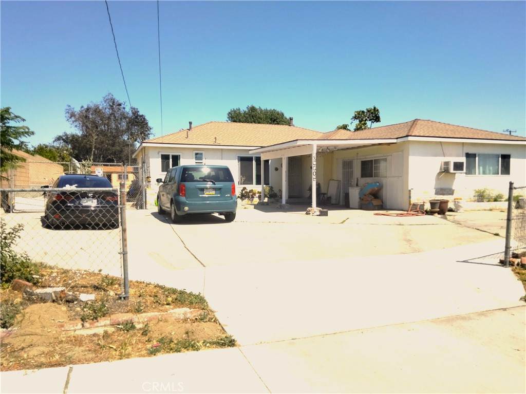 10005 Lemon Avenue - Photo 1