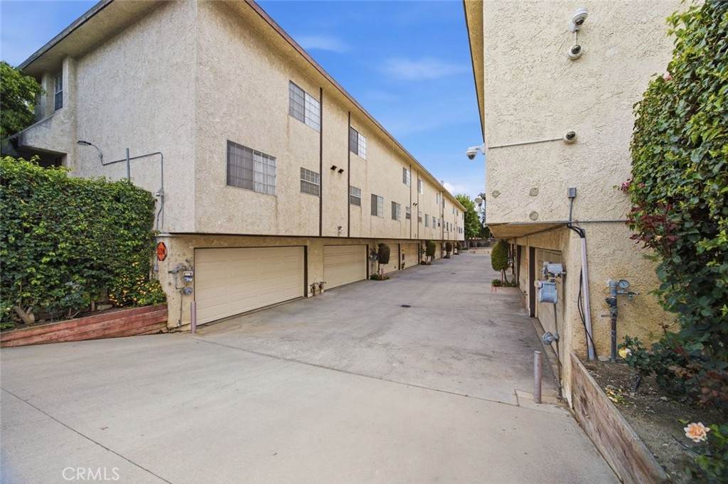 8927 Cedros Avenue - Photo 1