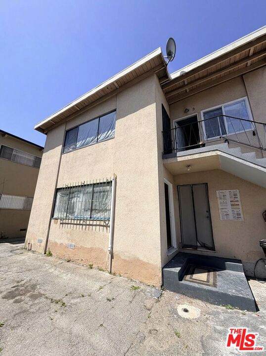 1833 St Andrews Place - Photo 1