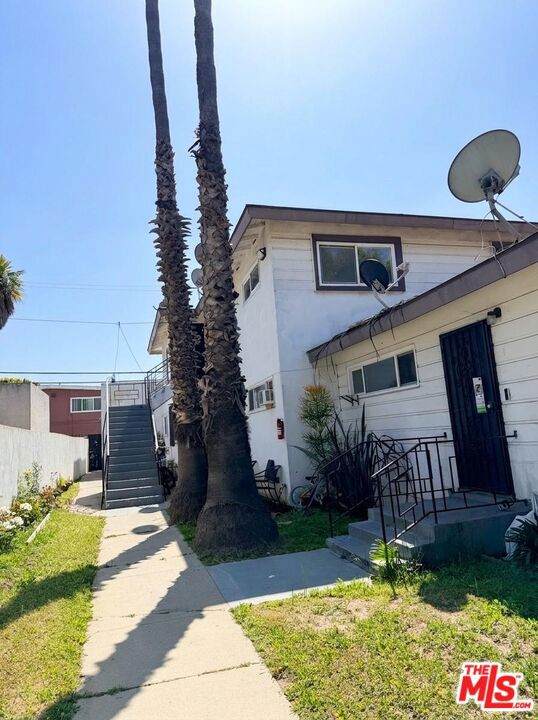 10218 Darby Avenue - Photo 1