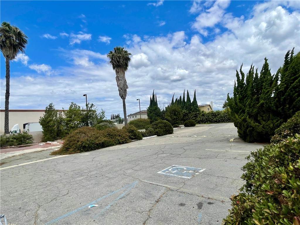https://bt-photos.global.ssl.fastly.net/socal/orig_boomver_1_430540100-2.jpg
