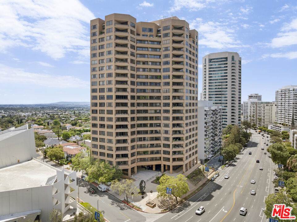 10430 Wilshire Boulevard - Photo 1